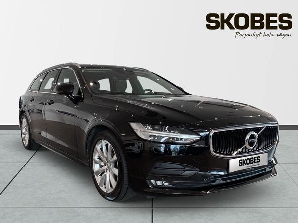 Volvo V90 D4 Momentum Advanced SE II Drag, Navigation - 2019