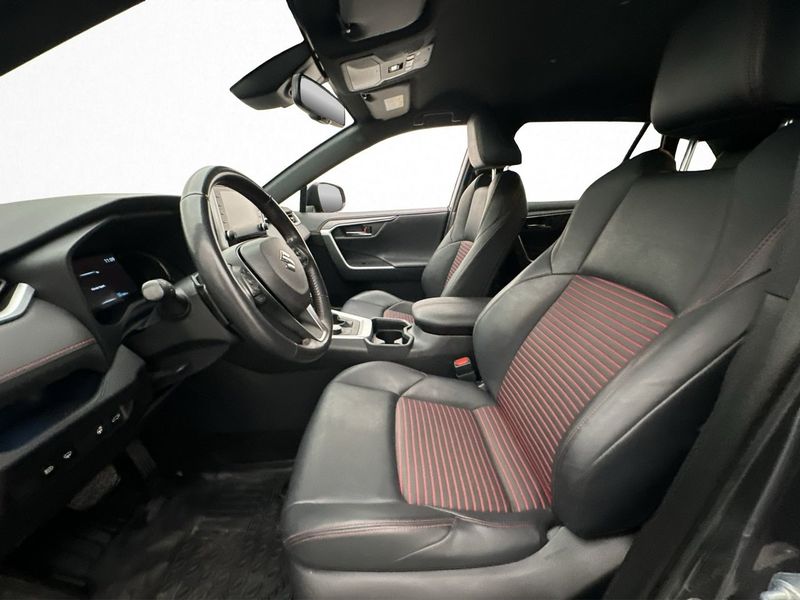 Suzuki Across bild 12