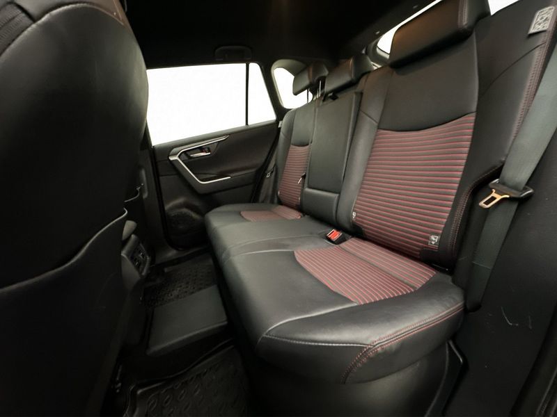 Suzuki Across bild 14