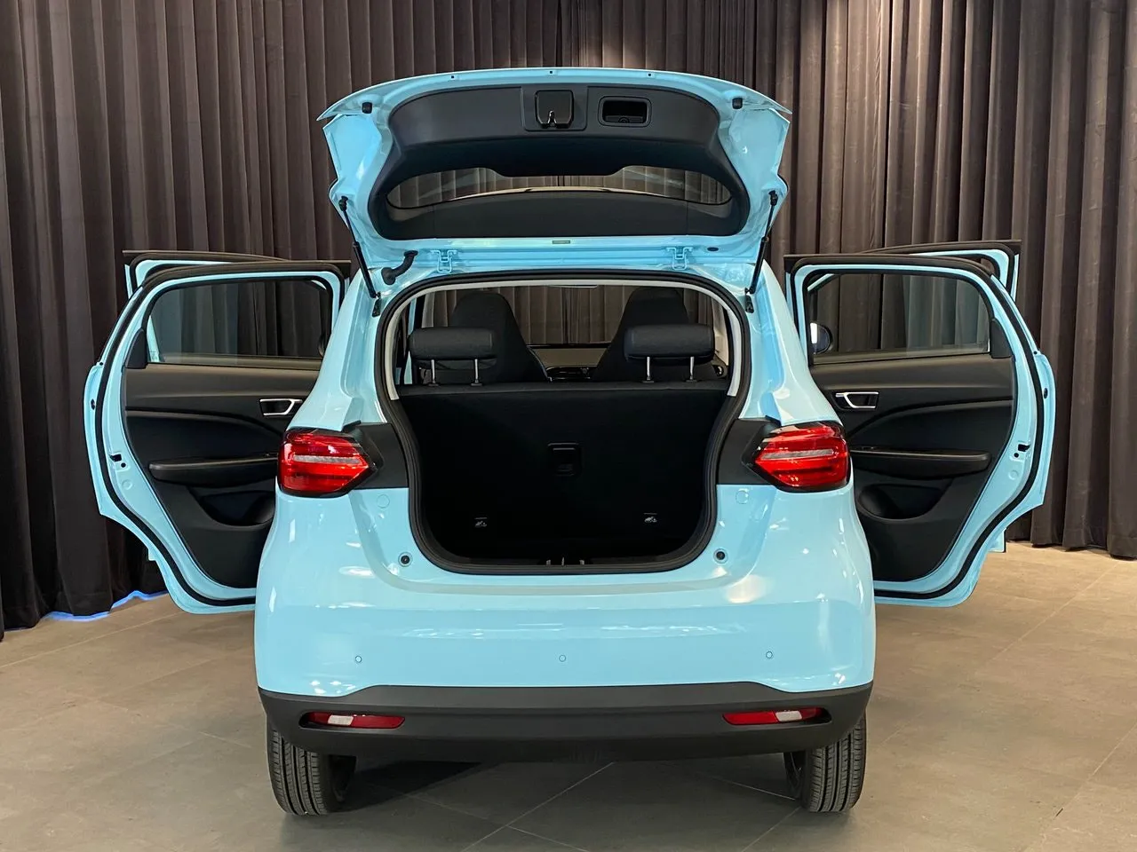 Vehicle image 30