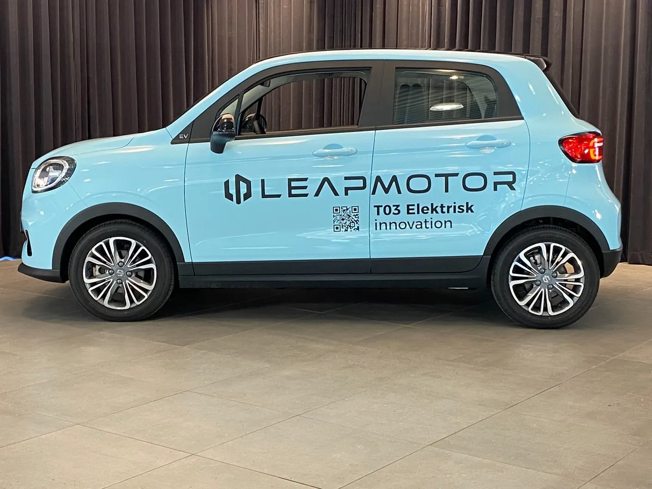 Vehicle image 2