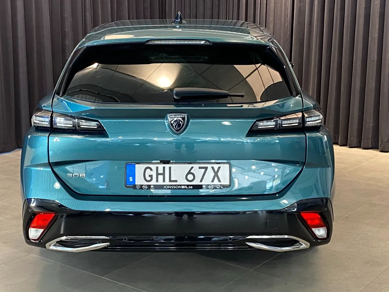 Vehicle image 1