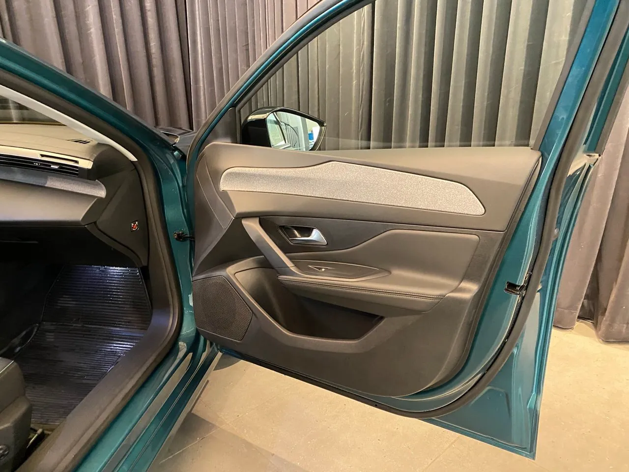 Vehicle image 31