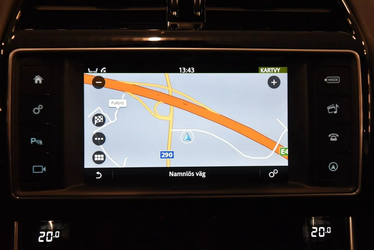 Vehicle image 18
