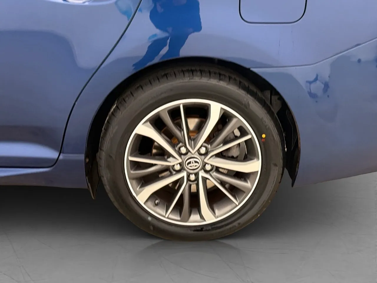 Vehicle image 25