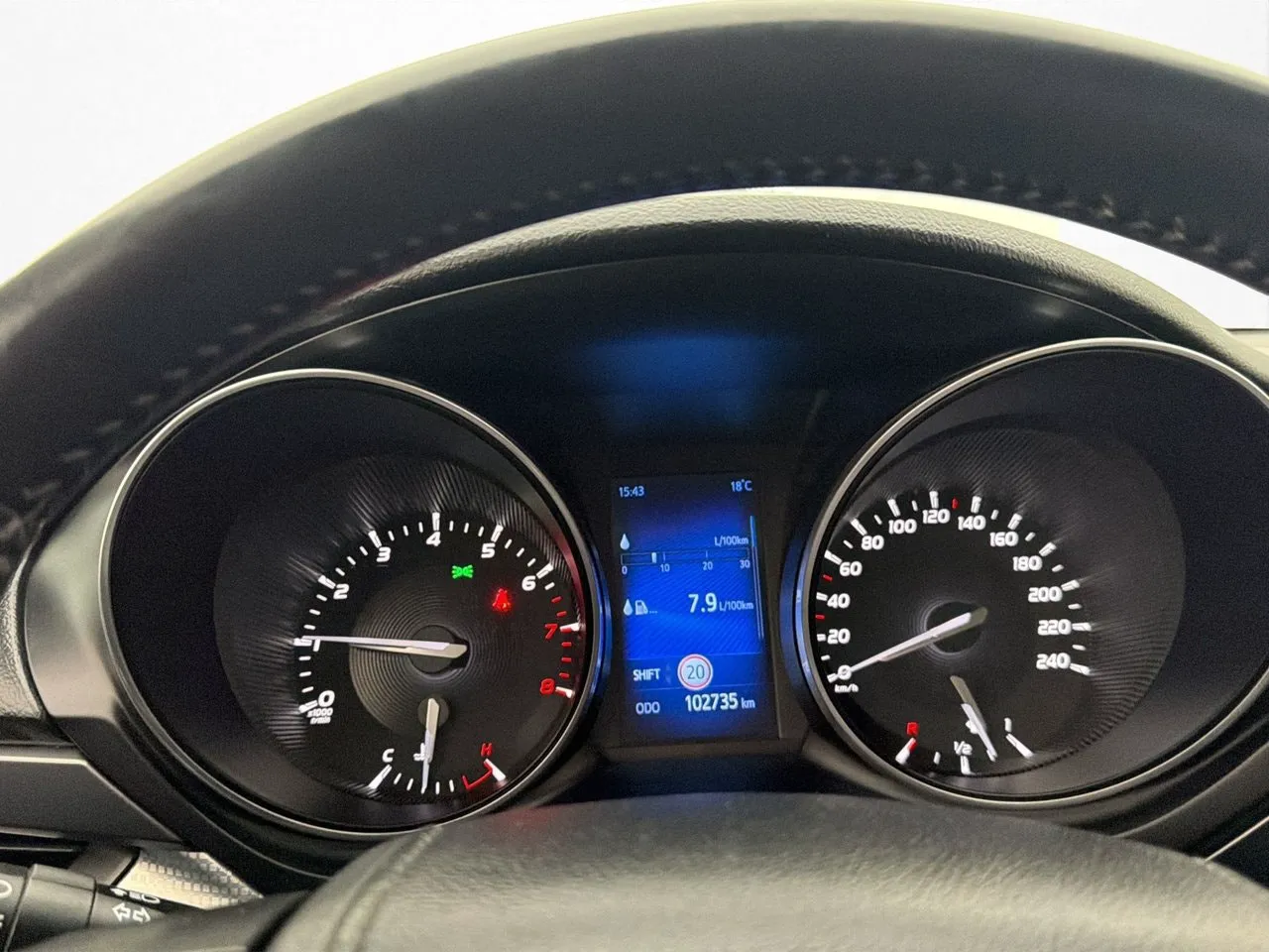 Vehicle image 15