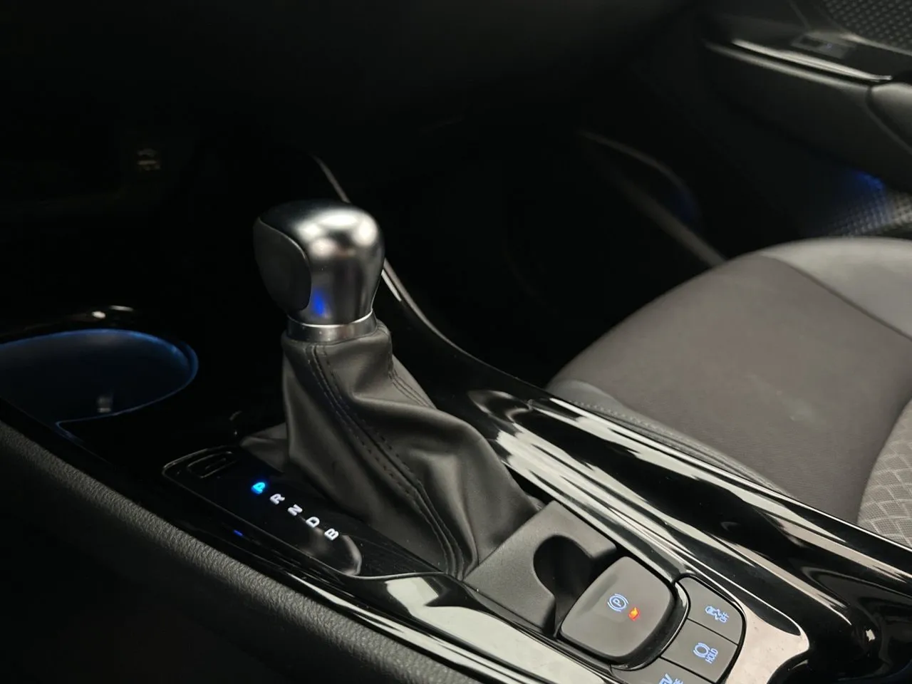 Vehicle image 25