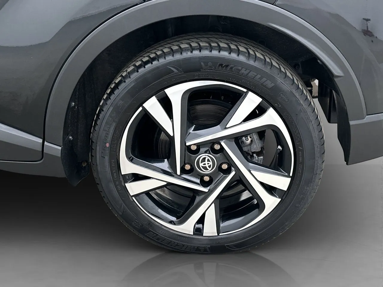 Vehicle image 30