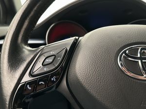 Toyota C-HR bild 15