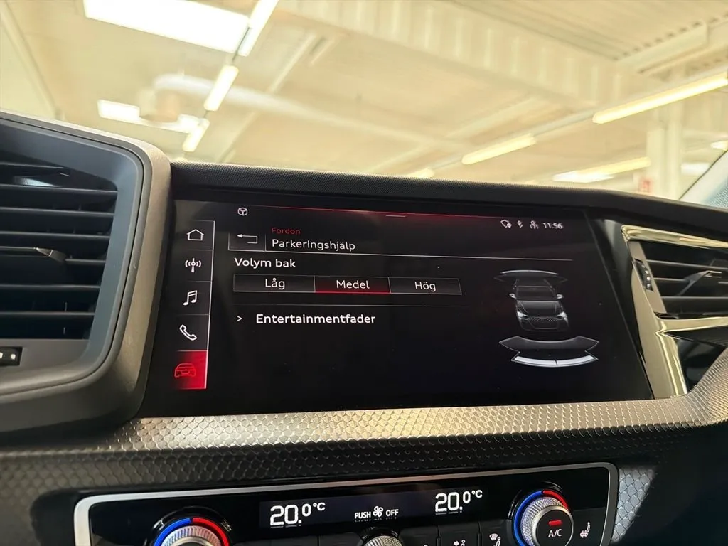 Vehicle image 25