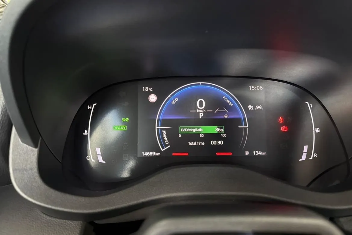 Vehicle image 15