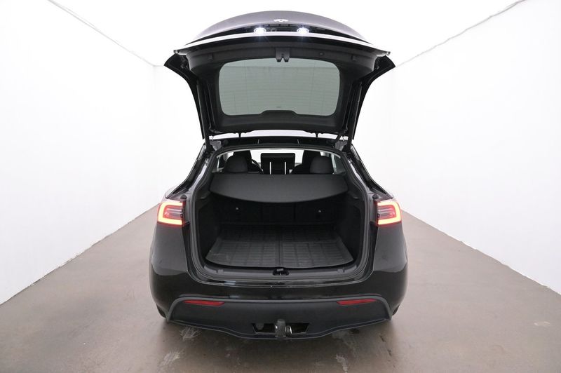 Tesla Model Y bild 22