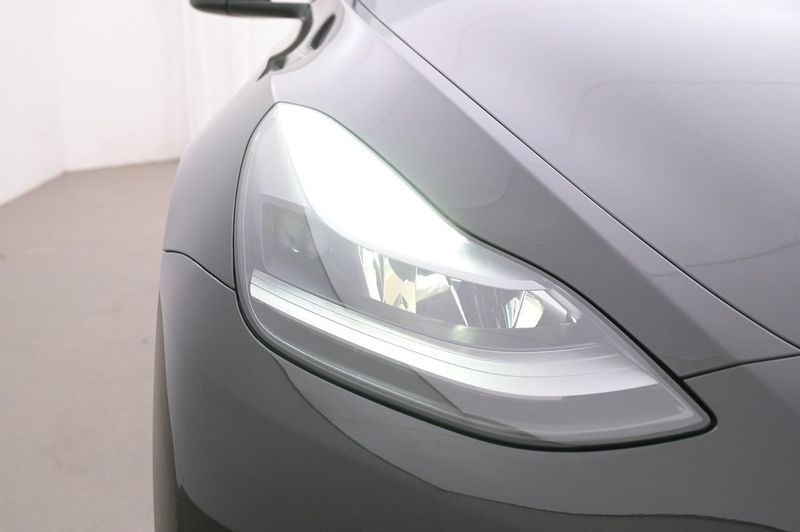 Tesla Model Y bild 26