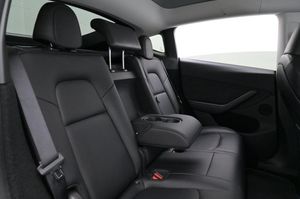 Tesla Model Y bild 21