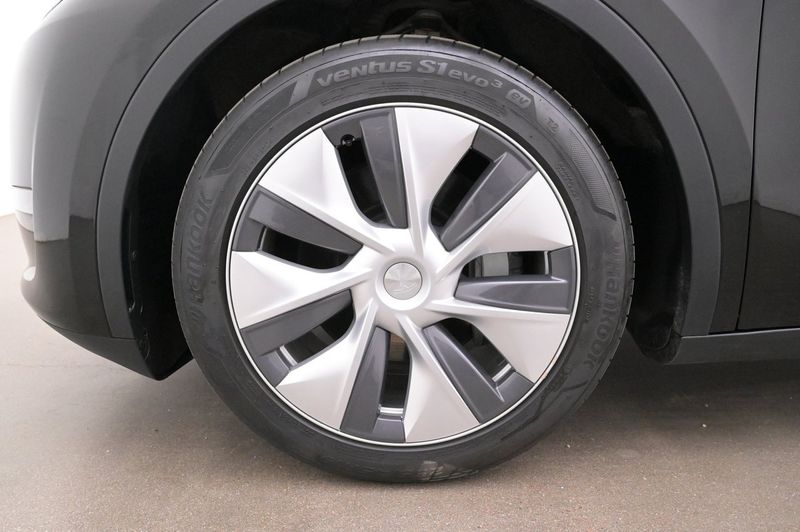 Tesla Model Y bild 27