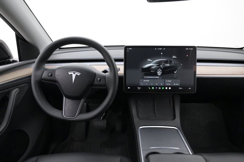 Tesla Model Y bild 6