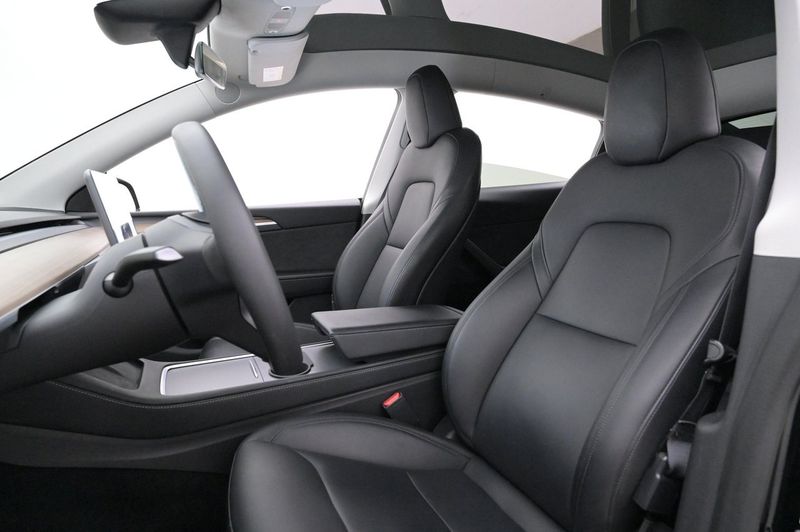 Tesla Model Y bild 9