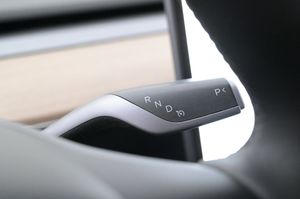 Tesla Model Y bild 8