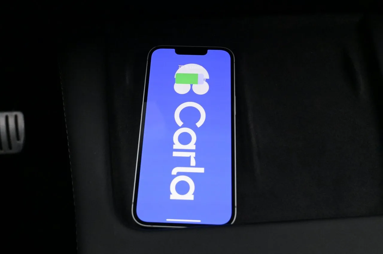 Vehicle image 19