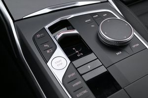 BMW 330 bild 18