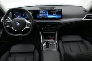 BMW 330 bild 6