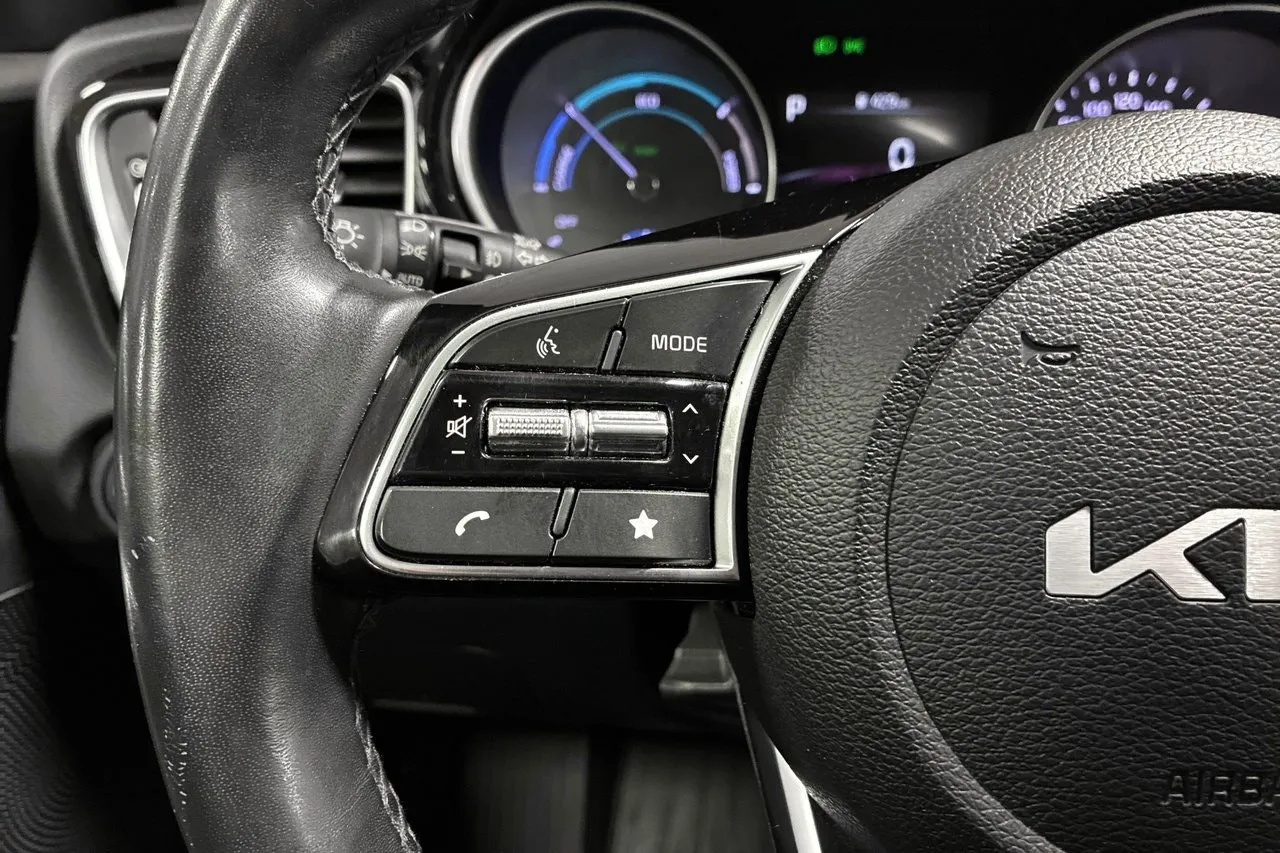 Vehicle image 18