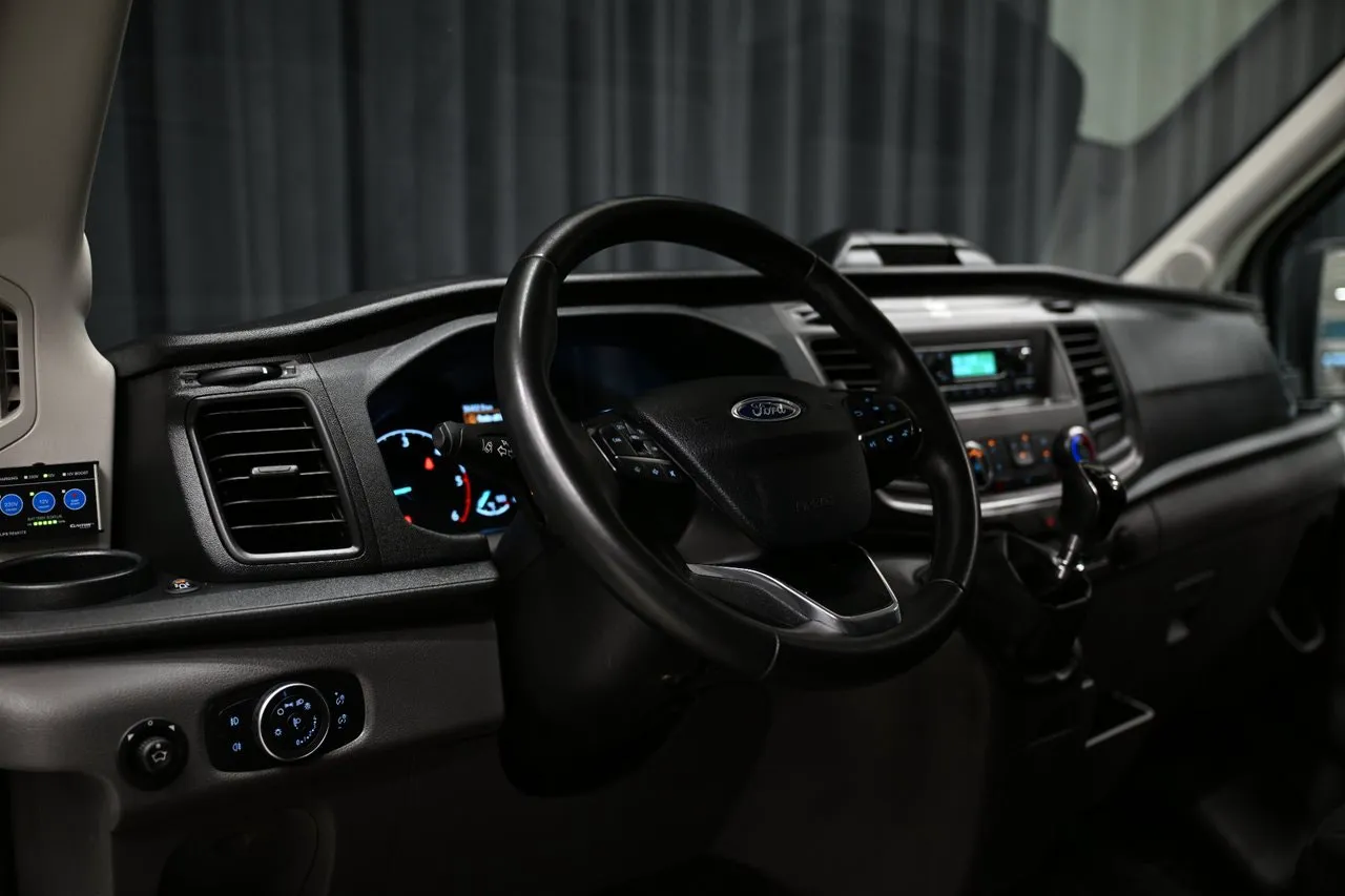 Vehicle image 21