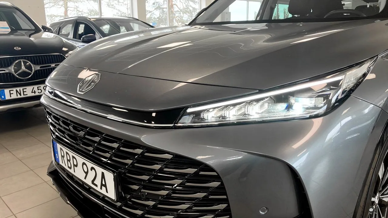 Vehicle image 25