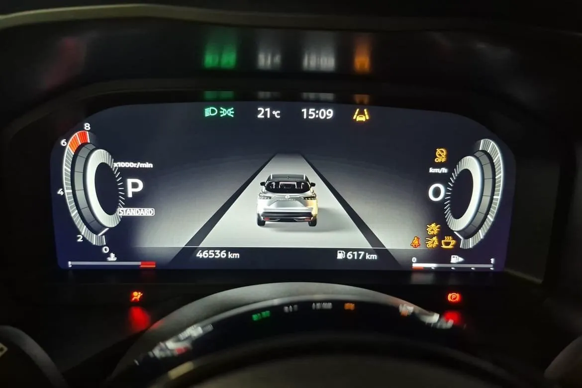 Vehicle image 15