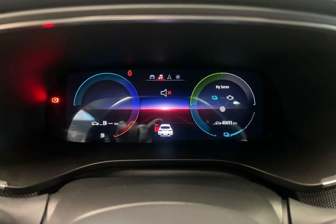 Vehicle image 15