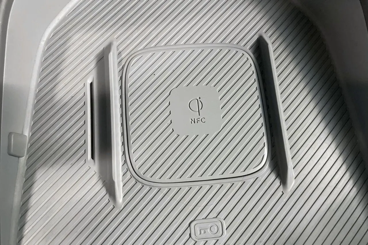 Vehicle image 22