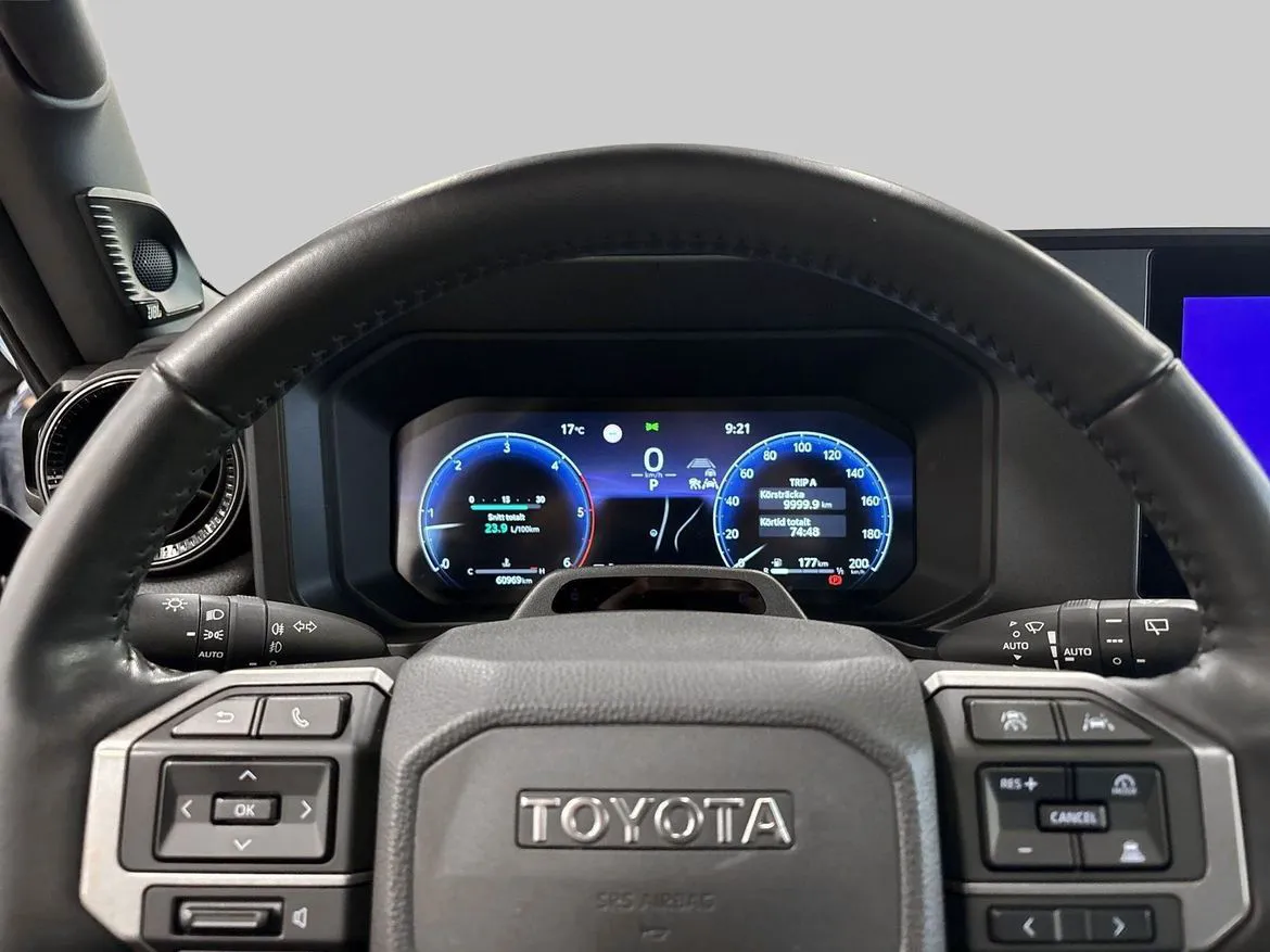 Vehicle image 14