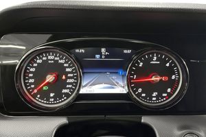 Mercedes E220 bild 24