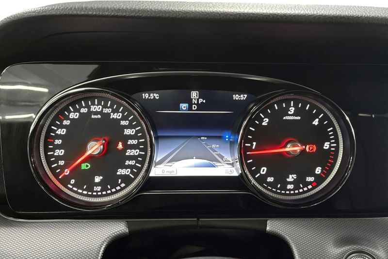 Mercedes E220 bild 24