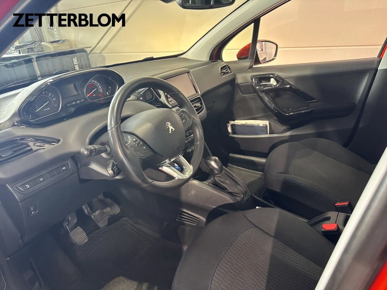 Vehicle image 7