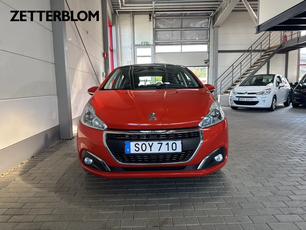 Vehicle image 4