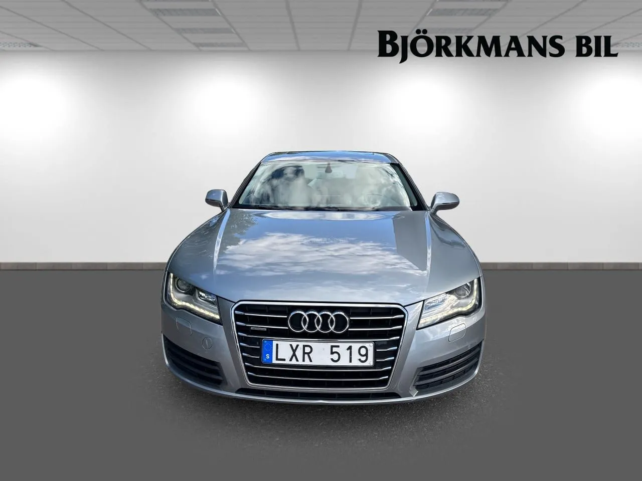 Vehicle image 1
