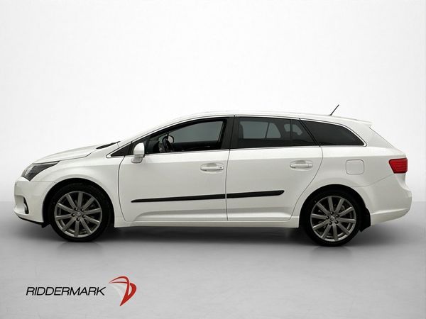 Toyota Avensis 147hk Premium Skinn Pano Kamera M-värm Drag - 2012