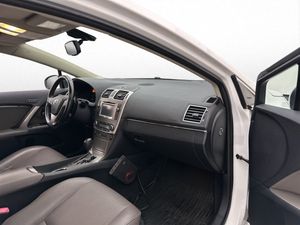 Toyota Avensis bild 20