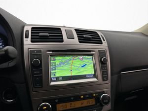 Toyota Avensis bild 24