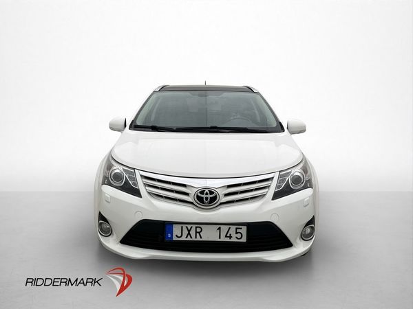 Toyota Avensis 147hk Premium Skinn Pano Kamera M-värm Drag - 2012