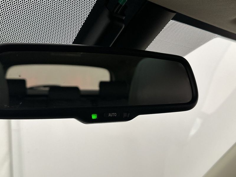 Toyota Avensis bild 34