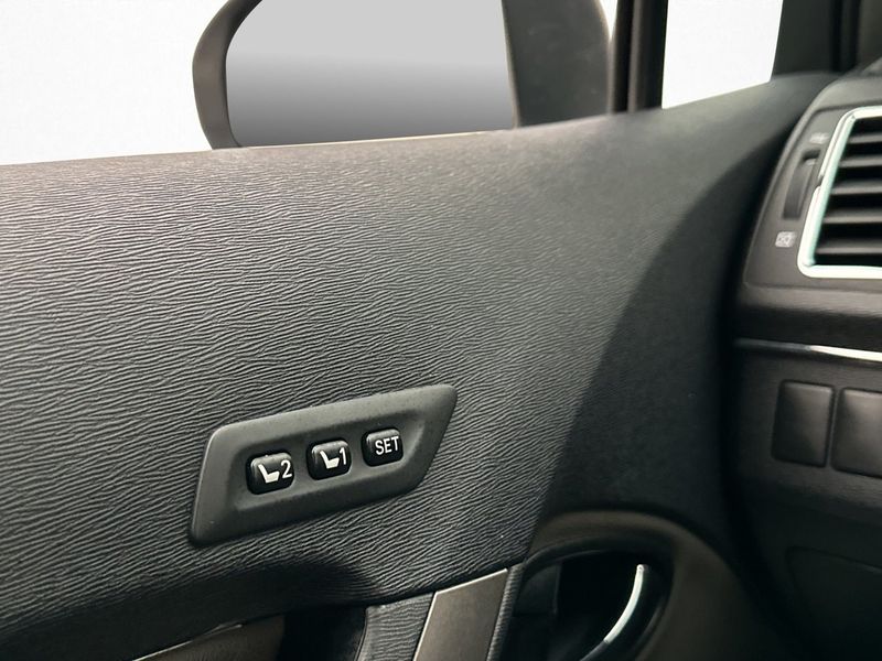 Toyota Avensis bild 14