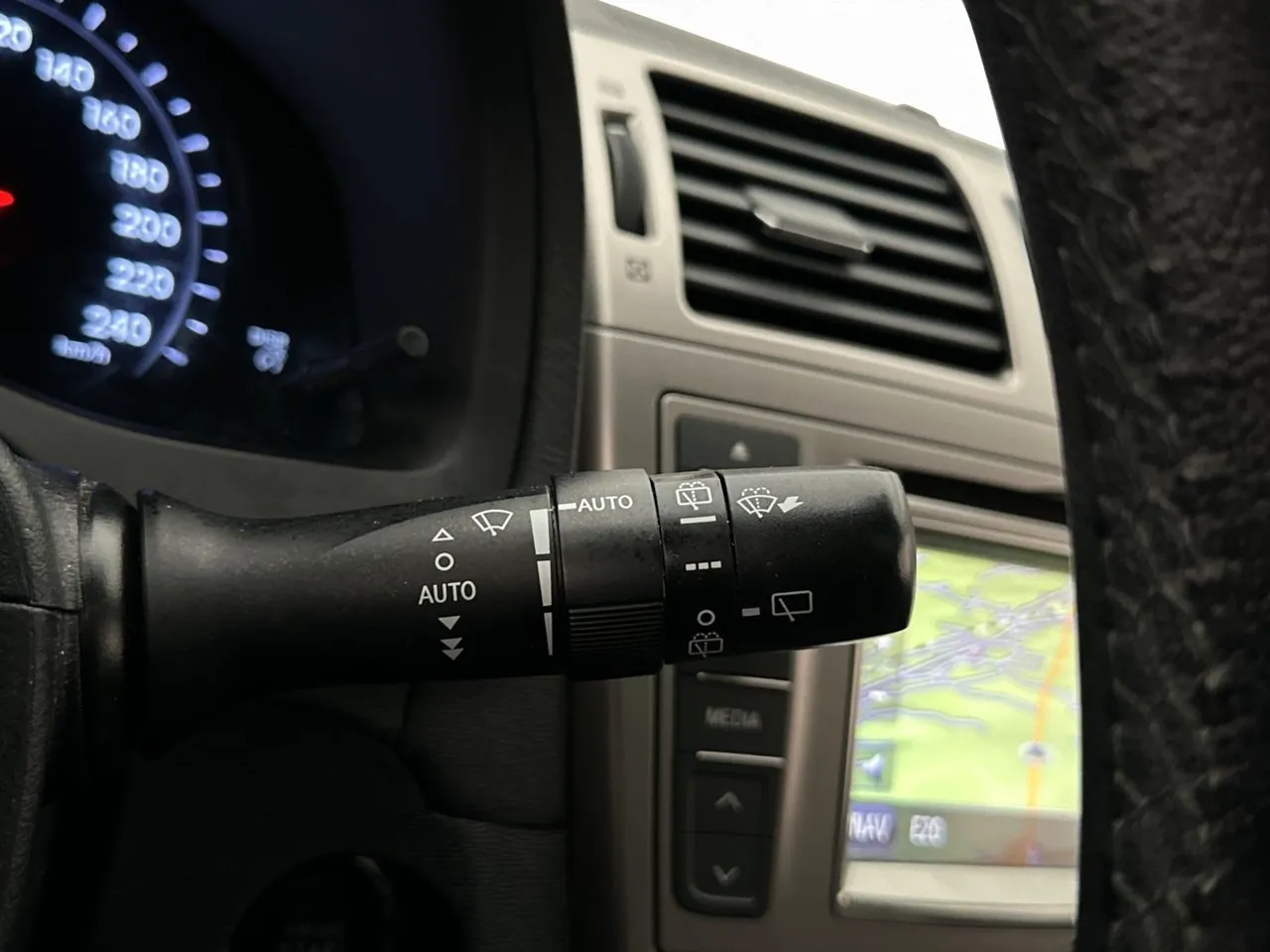 Vehicle image 28