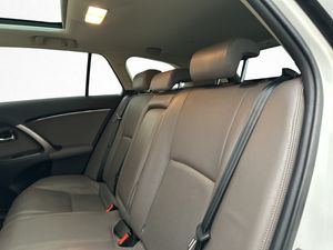 Toyota Avensis bild 21