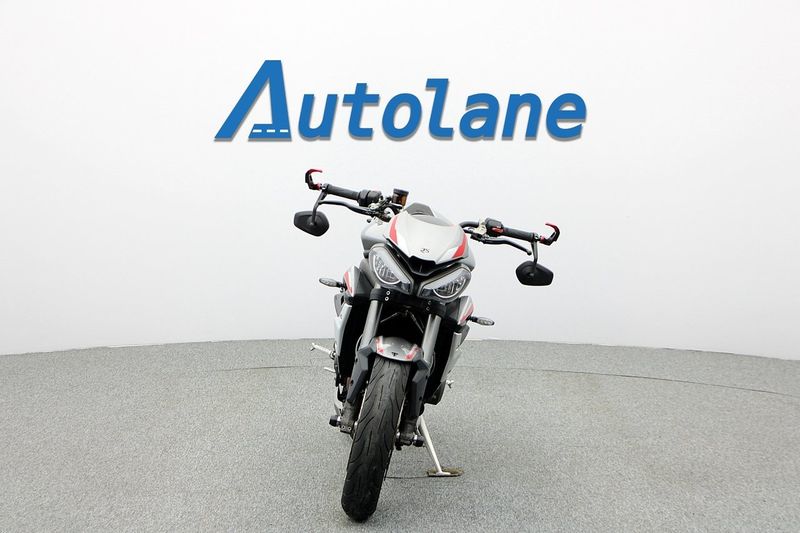 Triumph Street Triple bild 7