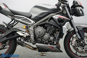 Triumph Street Triple bild 11