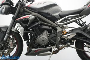 Triumph Street Triple bild 14