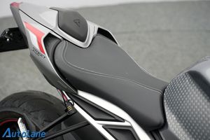 Triumph Street Triple bild 17