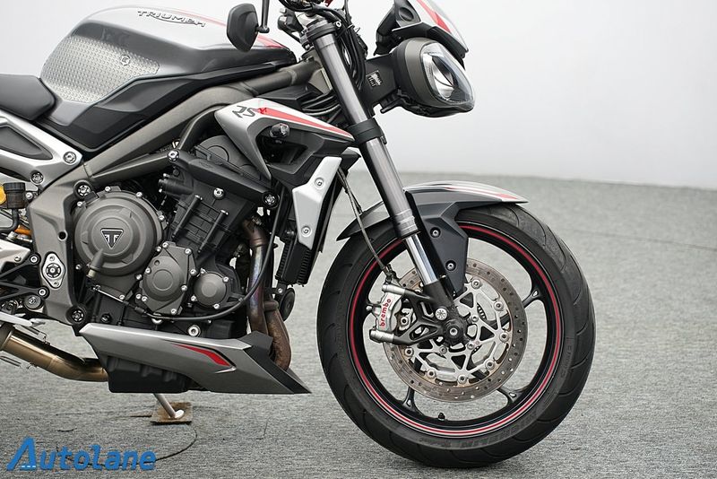 Triumph Street Triple bild 12